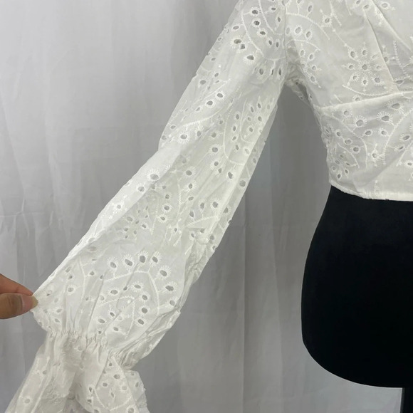 NWT FABONICS White Cotton Louisa Eyelet Tie-front Cropped Top - Picture 4 of 9